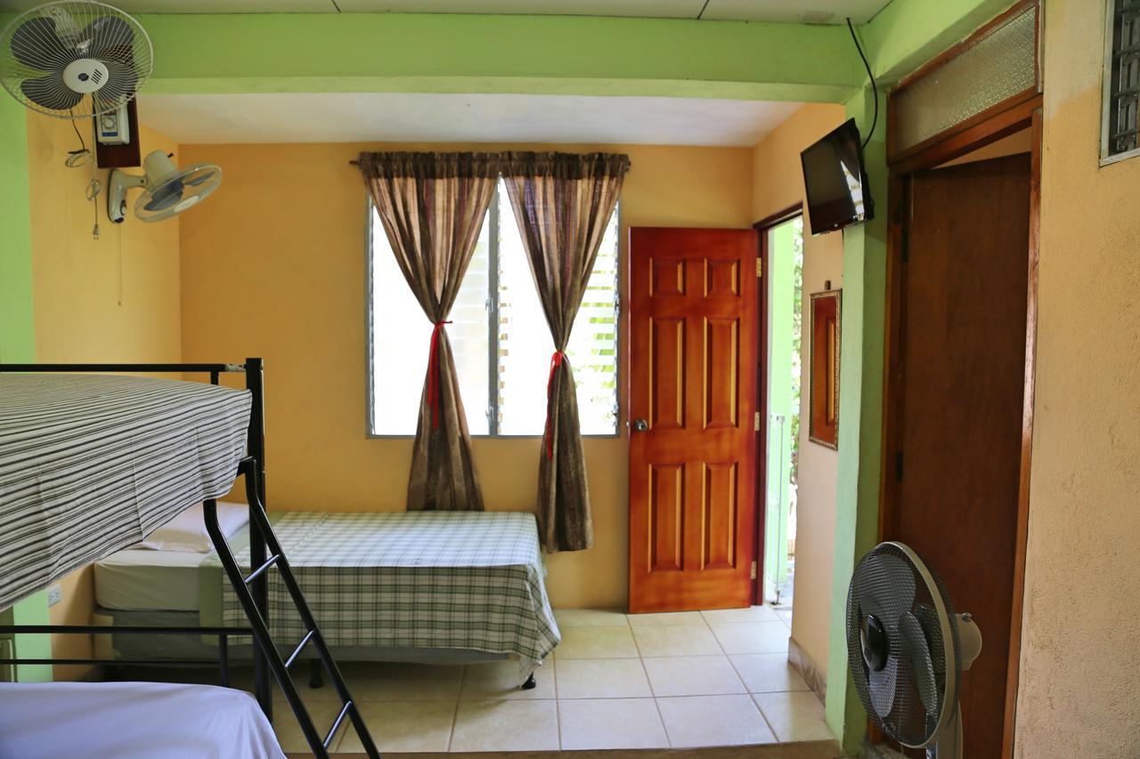 Hostal San Antonio León Exteriér fotografie