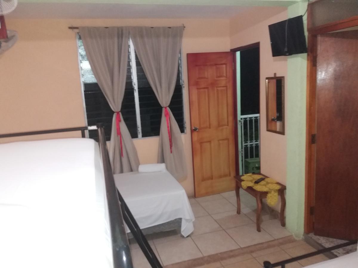 Hostal San Antonio León Exteriér fotografie